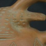 Pre Columbian Moche Ceramic Bottle Ritual Artifact with Bird Design - Imagen 13