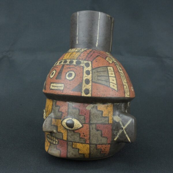 Pre Columbian Paracas Ceramic Ritual Bottle with Human Face Artifact - Imagen 2