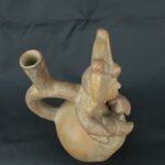 Pre Columbian Moche Ceramic Bottle Ritual Anthropomorphic Artifact - Imagen 9