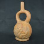Pre Columbian Moche Ceramic Stirrup Bottle Ritual Artifact Peru - Imagen 2