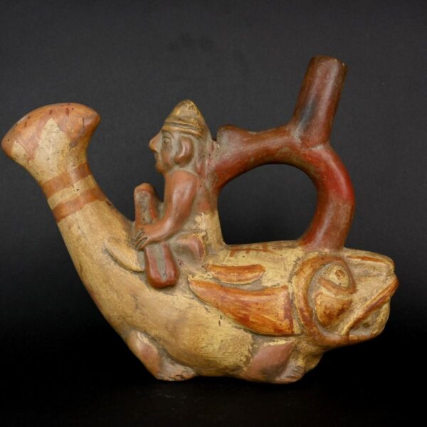 Ancient pre-Columbian Moche ceramic instrument representing a fisherman - Image 4