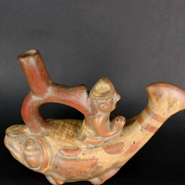 Ancient pre-Columbian Moche ceramic instrument representing a fisherman - Image 7